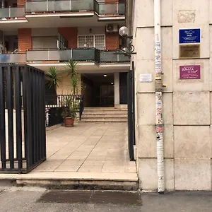 https://casa-milu.it-romehotels.com